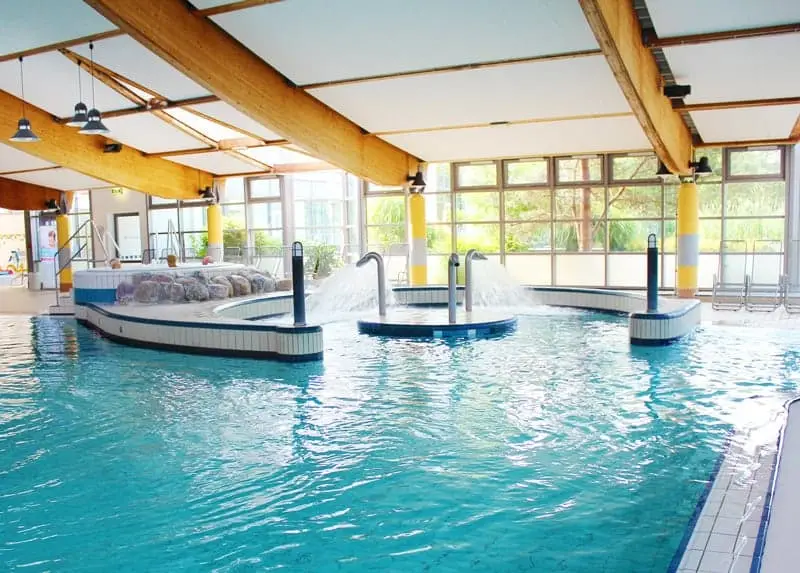 Schwimmbad Erlebnisbecken