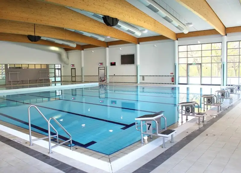 Schwimmbad Wettkampfbecken